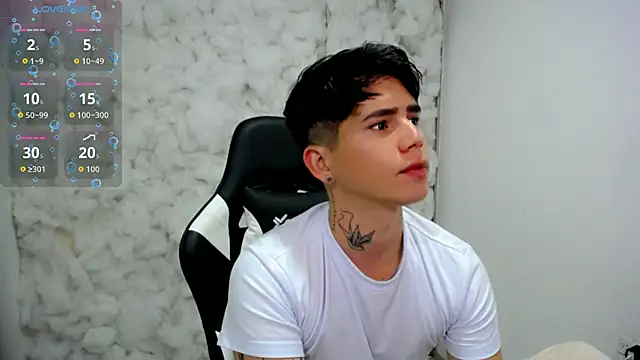 Snapshot of Tayson_Rivers chatting on November 24, 2025, 2:11 am Tayson Rivers online show from November 24, 2025, 2:11 am