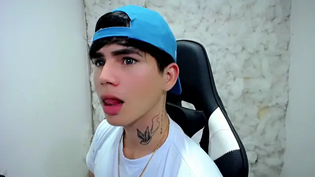 Snapshot of Tayson_Rivers chatting on December 21, 2025, 11:34 pm Tayson Rivers online show from December 21, 2025, 11:34 pm