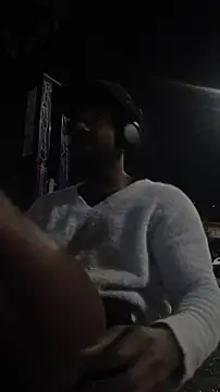 Snapshot of Siriss_boyrag chatting on October 17, 2025, 12:36 am Siriss boyrag online show from October 17, 2025, 12:36 am