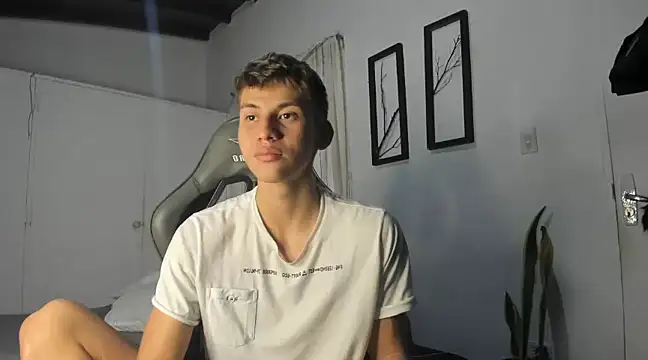 Snapshot of miguel_hz chatting on February 3, 2025, 9:07 pm miguel hz online show from February 3, 2025, 9:07 pm