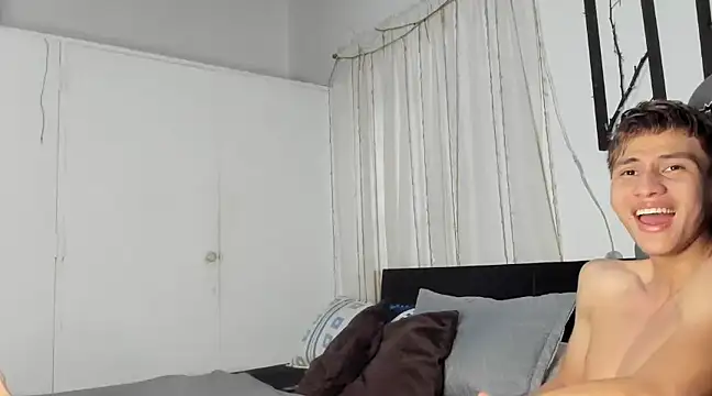 Snapshot of miguel_hz chatting on February 22, 2025, 9:59 pm miguel hz online show from February 22, 2025, 9:59 pm