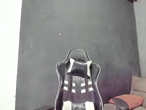 Snapshot of miguel_hz chatting on March 13, 2025, 8:54 pm miguel hz online show from March 13, 2025, 8:54 pm