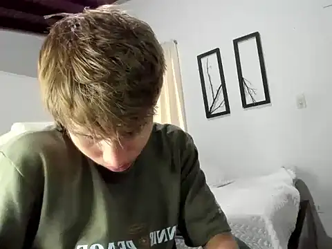 Snapshot of miguel_hz chatting on March 17, 2025, 3:29 pm miguel hz online show from March 17, 2025, 3:29 pm