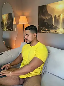 ApoloMakris online show from July 25, 2026, 7:22 pm