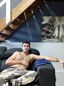 Snapshot of TheKing966 chatting on October 27, 2025, 1:04 pm TheKing966 online show from October 27, 2025, 1:04 pm