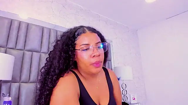 Snapshot of MelannyTylor chatting on December 6, 2024, 9:54 am MelannyTylor online show from December 6, 2024, 9:54 am