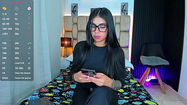 Snapshot of little_sophie18 chatting on November 16, 2025, 9:31 pm little sophie18 online show from November 16, 2025, 9:31 pm