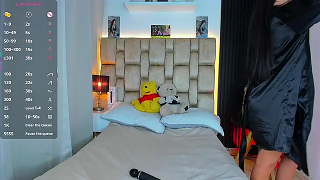 little sophie18 online show from February 19, 2026, 7:54 pm