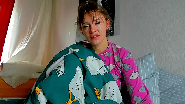 Snapshot of foxy_blond chatting on September 22, 2025, 1:07 am foxy blond online show from September 22, 2025, 1:07 am