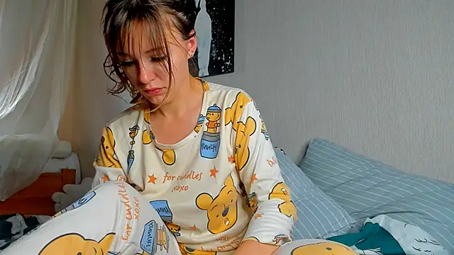 Snapshot of foxy_blond chatting on September 23, 2025, 12:13 am foxy blond online show from September 23, 2025, 12:13 am