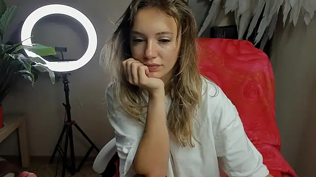 Snapshot of foxy_blond chatting on September 26, 2025, 12:14 am foxy blond online show from September 26, 2025, 12:14 am