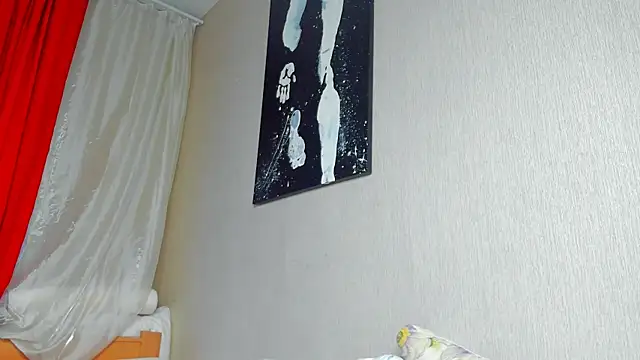 Snapshot of foxy_blond chatting on September 30, 2025, 12:04 am foxy blond online show from September 30, 2025, 12:04 am