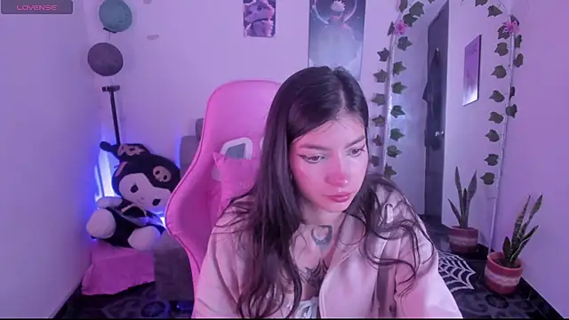 Snapshot of cami_mila9 chatting on October 13, 2025, 10:10 pm cami mila9 online show from October 13, 2025, 10:10 pm