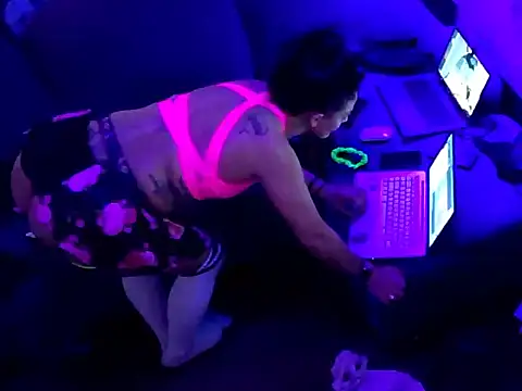 Snapshot of KRYZTALYNXXX chatting on January 11, 2025, 1:01 pm KRYZTALYNXXX online show from January 11, 2025, 1:01 pm