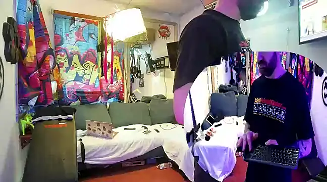 Snapshot of KRYZTALYNXXX chatting on February 23, 2025, 11:44 am KRYZTALYNXXX online show from February 23, 2025, 11:44 am