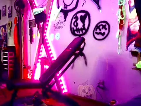 Snapshot of KRYZTALYNXXX chatting on February 27, 2025, 5:36 pm KRYZTALYNXXX online show from February 27, 2025, 5:36 pm