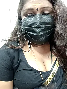 Snapshot of simran21 chatting on December 28, 2024, 8:04 pm simran21 online show from December 28, 2024, 8:04 pm