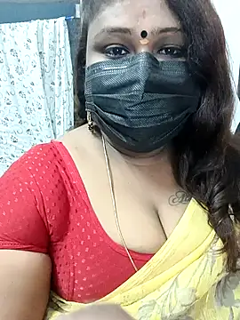 Snapshot of simran21 chatting on January 18, 2025, 6:10 pm simran21 online show from January 18, 2025, 6:10 pm