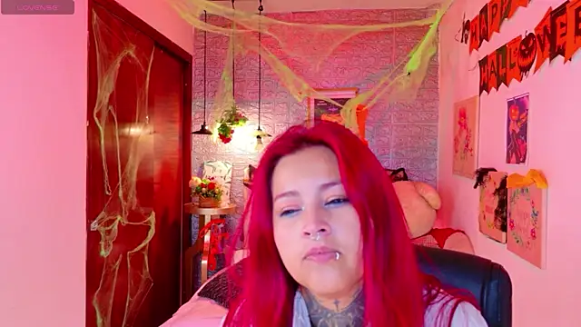 Snapshot of meghan_nill chatting on October 27, 2025, 2:48 am meghan nill online show from October 27, 2025, 2:48 am