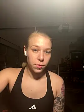 Snapshot of shesexplicit chatting on January 6, 2026, 7:28 pm shesexplicit online show from January 6, 2026, 7:28 pm