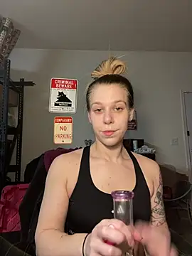 Snapshot of shesexplicit chatting on February 15, 2026, 2:41 am shesexplicit online show from February 15, 2026, 2:41 am