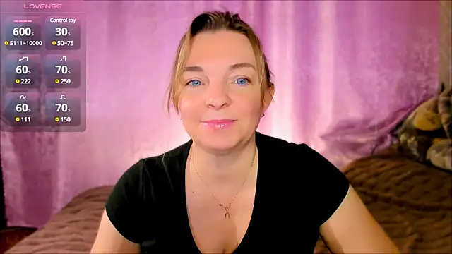 Snapshot of Regina__blue chatting on January 28, 2025, 12:00 pm Regina blue online show from January 28, 2025, 12:00 pm