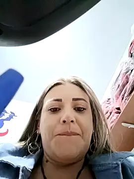 Snapshot of Isabellaa_Garcia_ chatting on February 1, 2025, 9:40 pm Isabellaa Garcia online show from February 1, 2025, 9:40 pm
