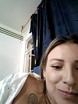Snapshot of Isabellaa_Garcia_ chatting on February 3, 2025, 4:57 am Isabellaa Garcia online show from February 3, 2025, 4:57 am