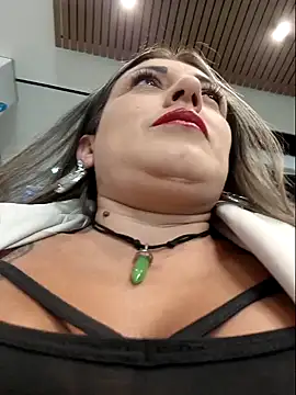 Snapshot of Isabellaa_Garcia_ chatting on February 10, 2025, 9:47 pm Isabellaa Garcia online show from February 10, 2025, 9:47 pm