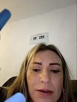 Snapshot of Isabellaa_Garcia_ chatting on February 17, 2025, 10:47 pm Isabellaa Garcia online show from February 17, 2025, 10:47 pm