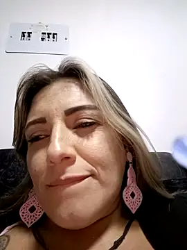 Snapshot of Isabellaa_Garcia_ chatting on February 18, 2025, 1:54 am Isabellaa Garcia online show from February 18, 2025, 1:54 am