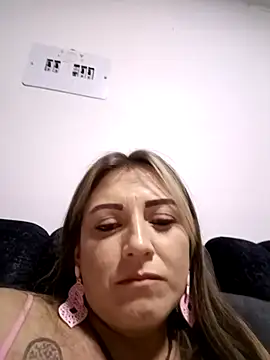 Snapshot of Isabellaa_Garcia_ chatting on March 16, 2025, 12:45 am Isabellaa Garcia online show from March 16, 2025, 12:45 am