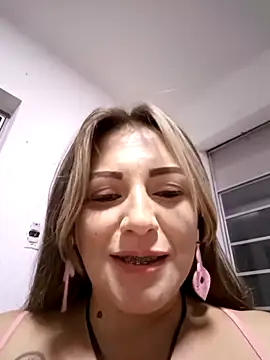Snapshot of Isabellaa_Garcia_ chatting on March 16, 2025, 3:47 am Isabellaa Garcia online show from March 16, 2025, 3:47 am