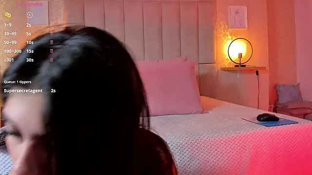 Snapshot of Amy-Saenz chatting on November 12, 2025, 2:06 pm Amy-Saenz online show from November 12, 2025, 2:06 pm