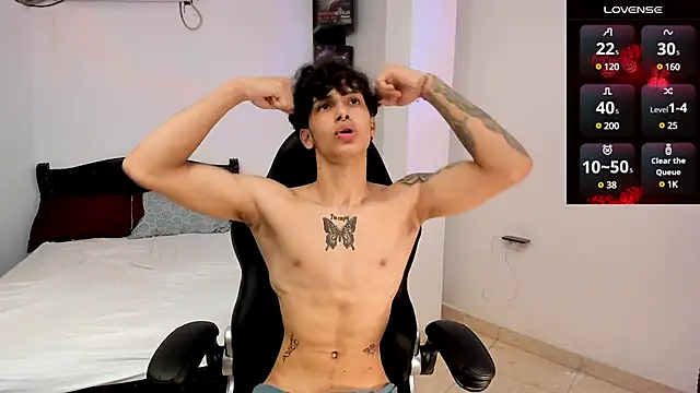 Snapshot of Snakebutterfly chatting on March 11, 2025, 6:32 am Snakebutterfly online show from March 11, 2025, 6:32 am