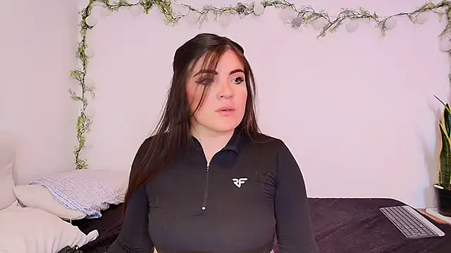 Amara vega online show from June 1, 2026, 3:36 pm