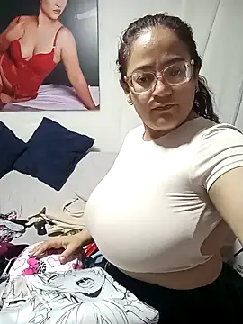 skarleth001 online show from January 18, 2025, 12:46 am