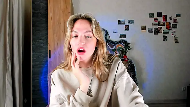 Snapshot of Niky__Jess chatting on December 22, 2024, 5:45 am Niky Jess online show from December 22, 2024, 5:45 am