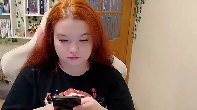 Snapshot of HaleyRoute chatting on October 7, 2025, 12:02 pm HaleyRoute online show from October 7, 2025, 12:02 pm