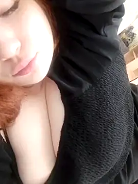 Snapshot of HaleyRoute chatting on November 5, 2025, 3:56 pm HaleyRoute online show from November 5, 2025, 3:56 pm