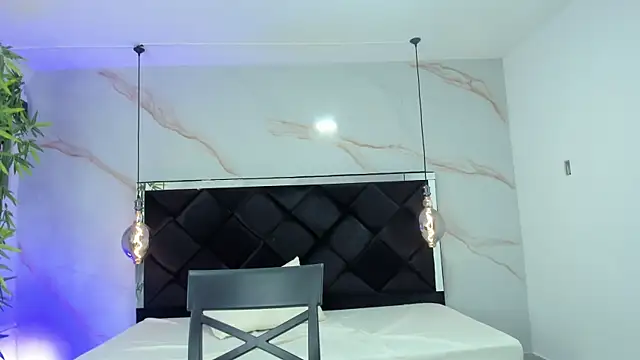 Snapshot of AngelaaCute_ chatting on October 10, 2025, 12:15 pm AngelaaCute online show from October 10, 2025, 12:15 pm