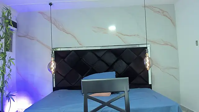 Snapshot of AngelaaCute_ chatting on October 11, 2025, 12:36 pm AngelaaCute online show from October 11, 2025, 12:36 pm