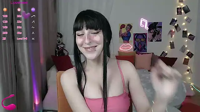 Snapshot of ElsaNeal chatting on February 14, 2025, 10:04 pm ElsaNeal online show from February 14, 2025, 10:04 pm