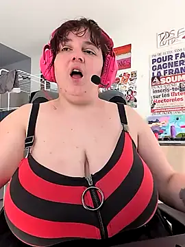 LadyRochester online show from April 19, 2026, 1:21 pm