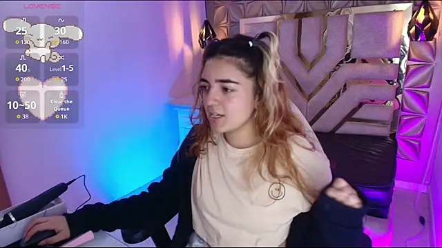 Snapshot of meraki_fraise chatting on November 4, 2025, 7:35 pm meraki fraise online show from November 4, 2025, 7:35 pm