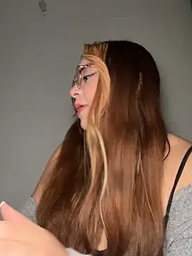 Snapshot of NatyOlson chatting on October 3, 2025, 3:36 am NatyOlson online show from October 3, 2025, 3:36 am