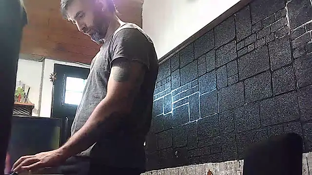 Snapshot of ozzypsico13 chatting on December 8, 2024, 7:22 pm ozzypsico13 online show from December 8, 2024, 7:22 pm