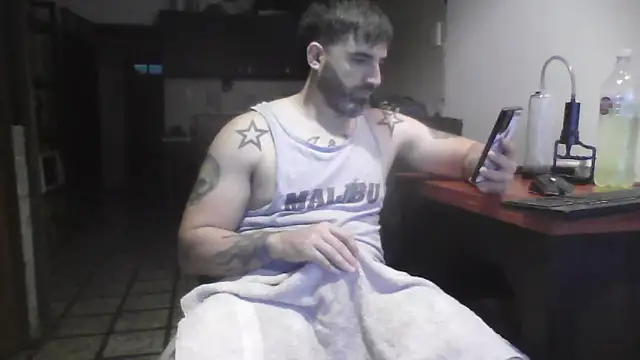 Snapshot of ozzypsico13 chatting on November 2, 2025, 2:25 am ozzypsico13 online show from November 2, 2025, 2:25 am