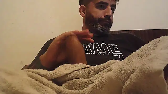 ozzypsico13 online show from April 24, 2026, 1:52 am