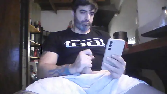 Snapshot of ozzypsico13 chatting on May 31, 2026, 5:15 am ozzypsico13 online show from May 31, 2026, 5:15 am